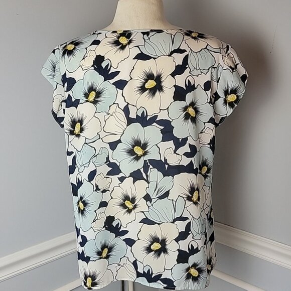ANN TAYLOR FACTORY Blue Floral Pleated Keyhole Cap Sleeve Shell Office Top L - Picture 3 of 8